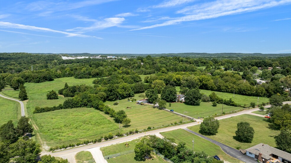 856 Glen Lily Rd, Bowling Green, KY for sale - Primary Photo - Image 2 of 17