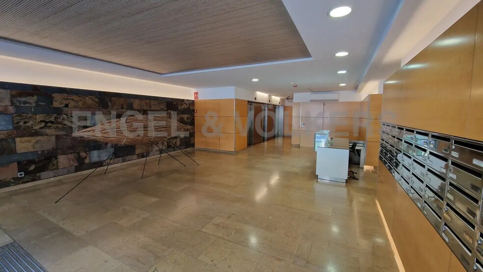 Office in Barcelona, Barcelona for lease - Lobby - Image 3 of 4