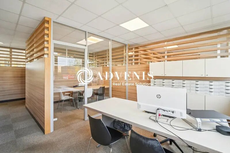 Office in Villepinte for lease - Building Photo - Image 3 of 12
