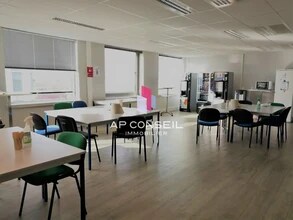 Office in Montigny-le-Bretonneux for lease Interior Photo- Image 2 of 6