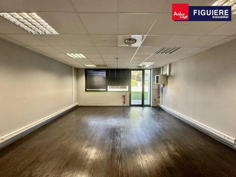 645 Rue Mayor De Montricher, Aix-en-Provence for lease - Interior Photo - Image 2 of 78