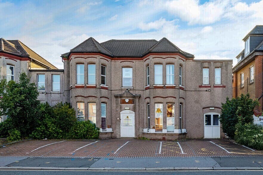 34 Mansfield Rd, Ilford for lease Building Photo- Image 1 of 15