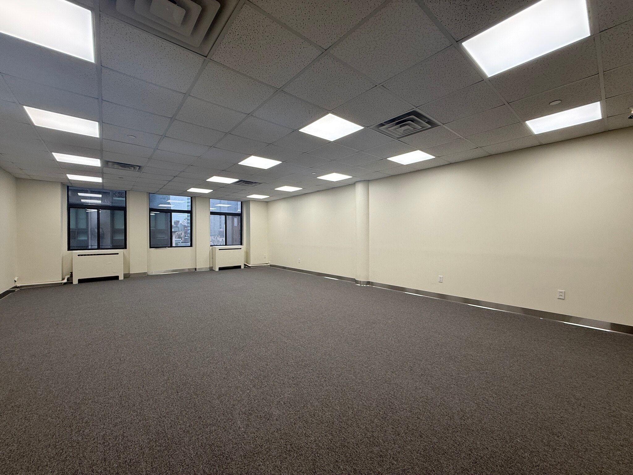 16 W 32nd St, New York, NY for lease Interior Photo- Image 1 of 3