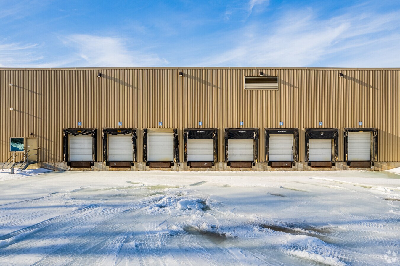 21500 Aut Transcanadienne, Baied'Urfé, QC H9X 4B7 Office for Lease