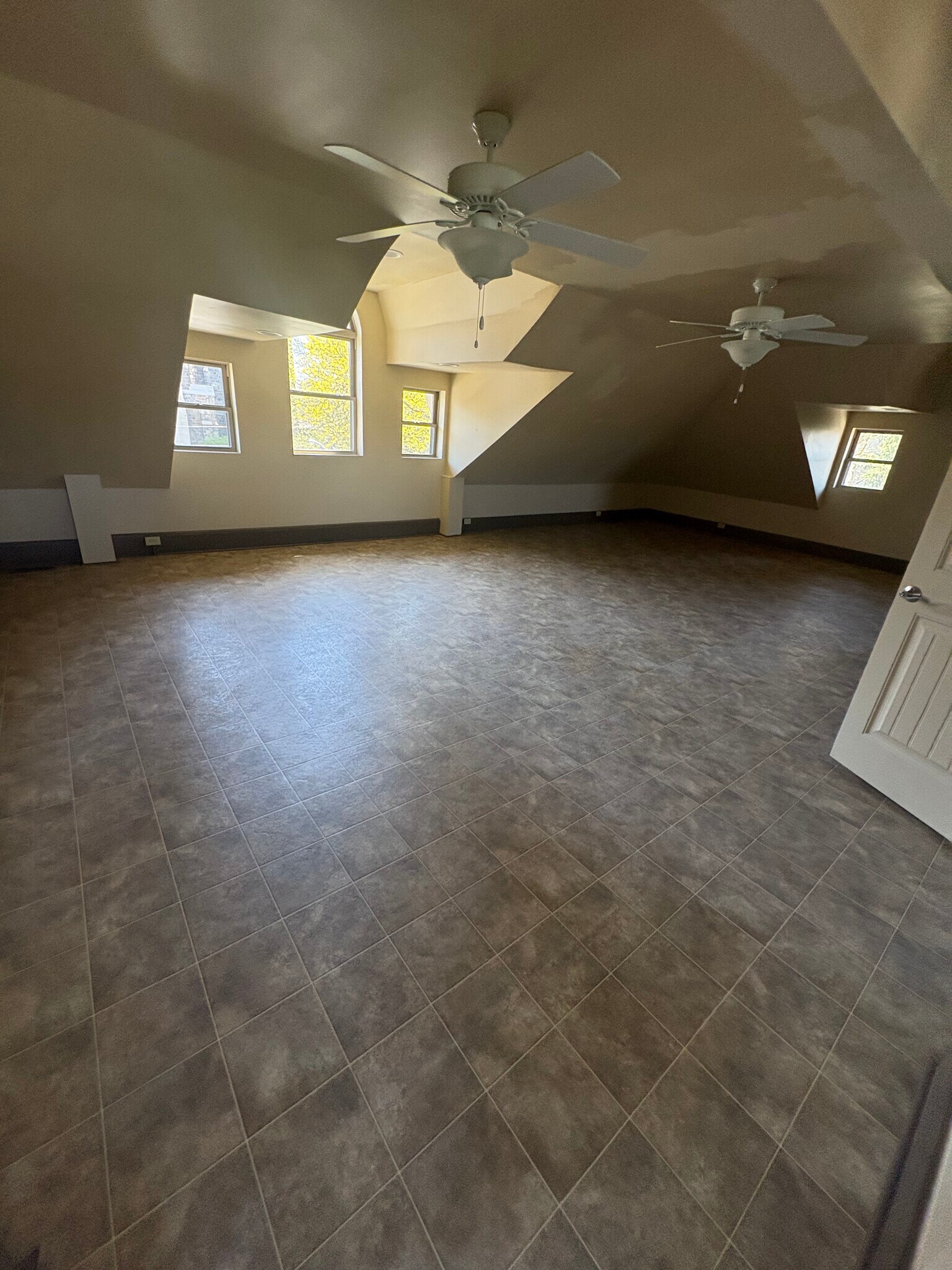 246 W 6th St, Erie, PA for lease Interior Photo- Image 1 of 2