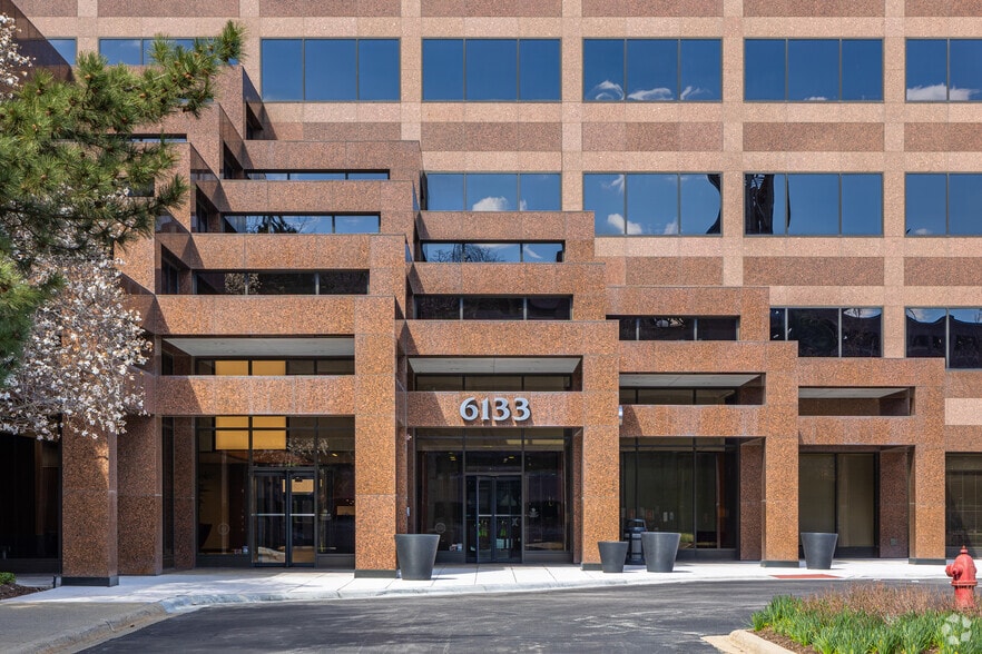 6133 N River Rd, Rosemont, IL for lease - Building Photo - Image 3 of 6