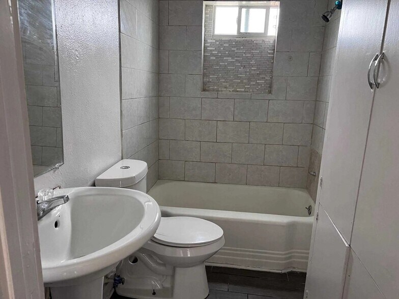 101 N Main St, Del Rio, TX for sale - Interior Photo - Image 3 of 9