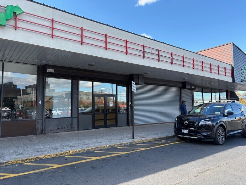 11020 Flatlands Ave, Brooklyn, NY for lease - Building Photo - Image 1 of 12