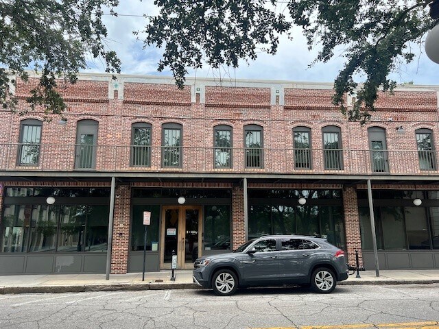 1902 N Avenida Republica de Cuba, Tampa, FL for lease Building Photo- Image 1 of 3