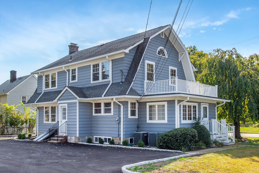 33 Newark Pompton Tpke, Riverdale, NJ 07457