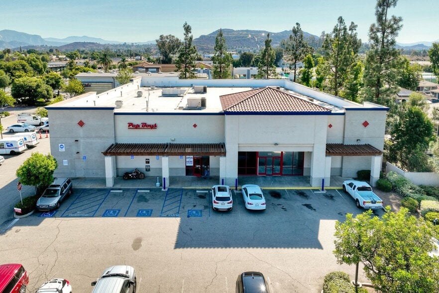 10041 Mission Gorge Rd, Santee, CA for sale - Building Photo - Image 2 of 6