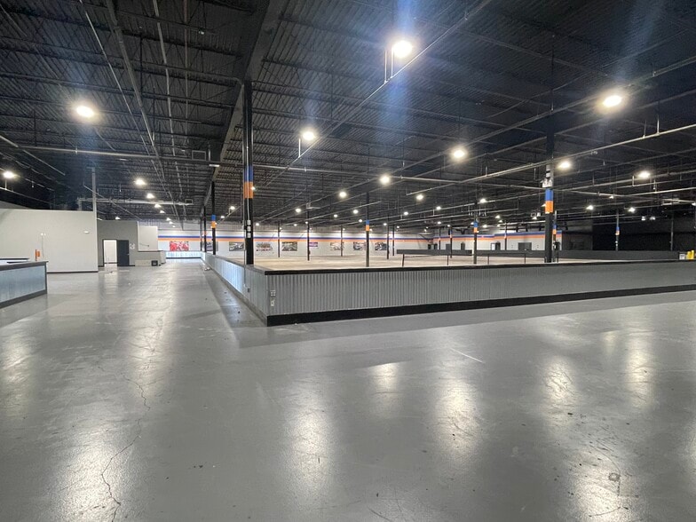 300-328 S White Horse Pike, Berlin, NJ for lease - Interior Photo - Image 1 of 3