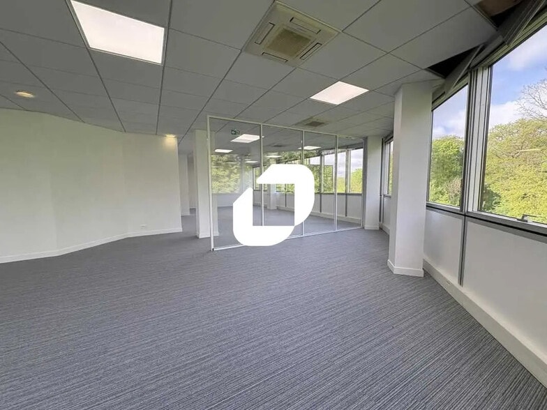 Office in Meudon for lease - Building Photo - Image 2 of 13