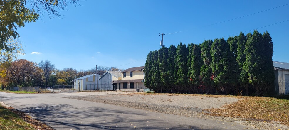 20966 Monroe St, Mason City, IA for sale - Building Photo - Image 1 of 1