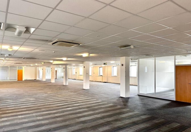 Mucklow Hl, Halesowen for lease - Interior Photo - Image 2 of 3