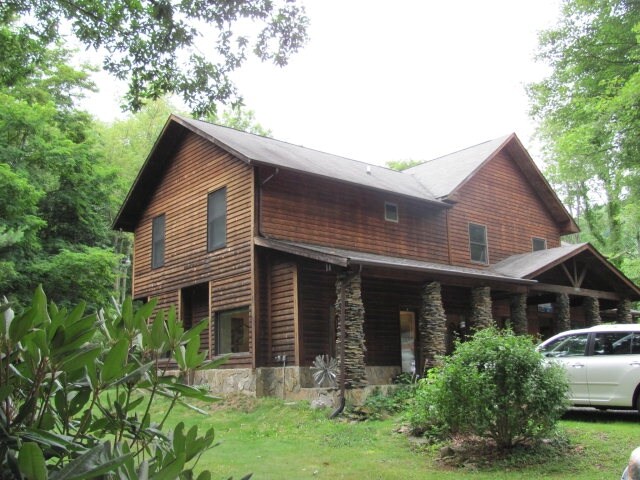 10360 NC Highway 105 S, Banner Elk, NC for sale Primary Photo- Image 1 of 1