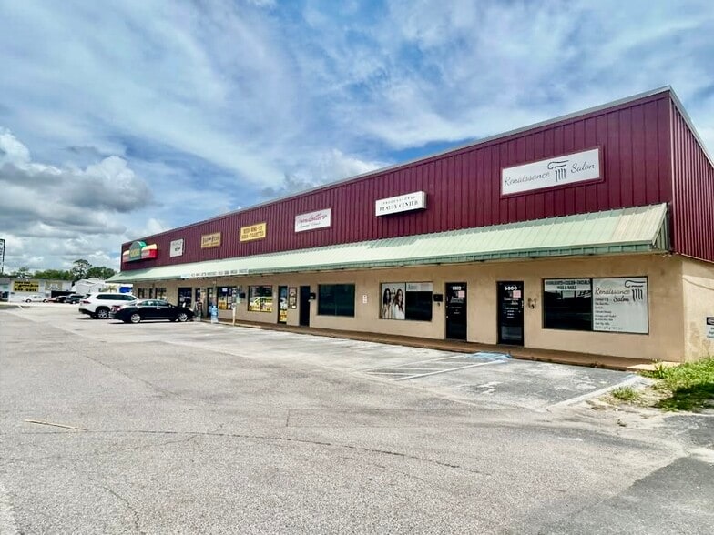 6808 Ridge Rd, Port Richey, FL for lease - Primary Photo - Image 1 of 1