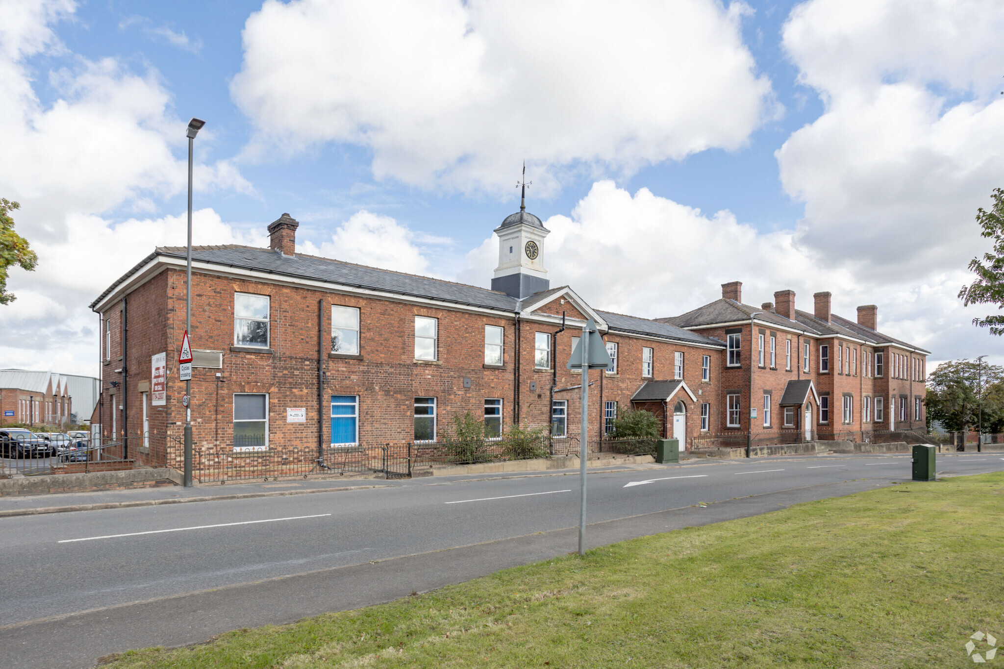 Dunston Rd, Chesterfield for sale Primary Photo- Image 1 of 1