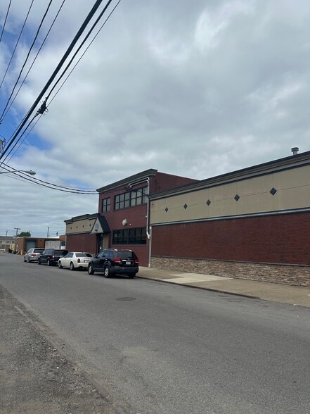 321 Ramsdell Ave, Buffalo, NY for lease - Building Photo - Image 1 of 17