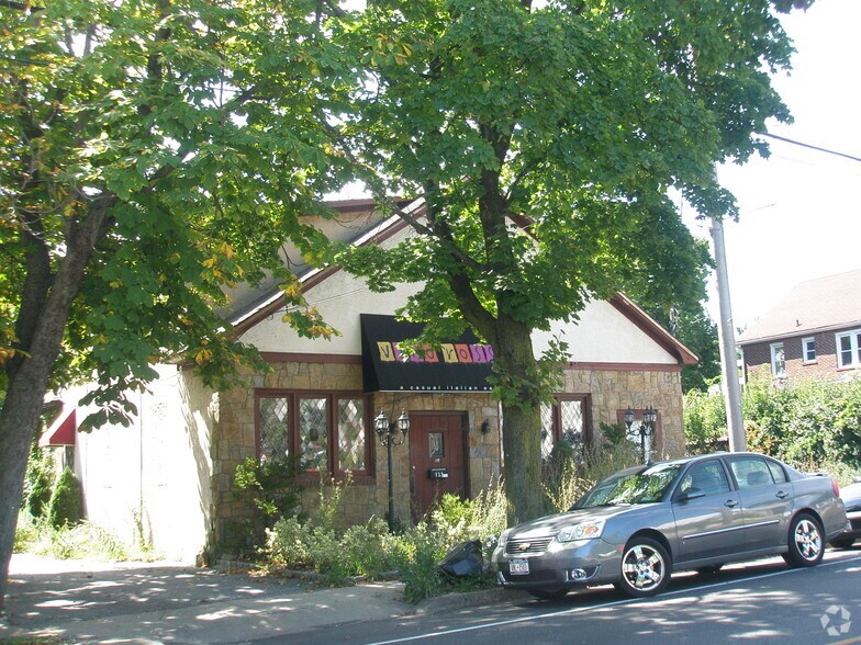 123127 Glen Head Rd, Glen Head, NY 11545 Retail for Sale