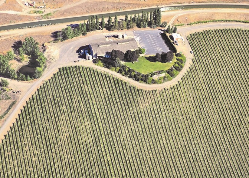 1500 Vintage Rd, Zillah, WA 98953