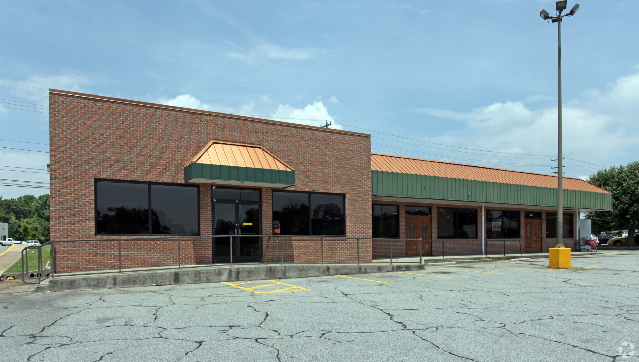 3703 High Point Rd, Greensboro, NC for sale Primary Photo- Image 1 of 1