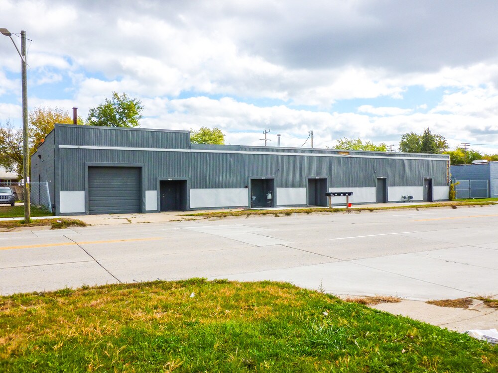 21944-21966 Schoenherr Rd, Warren, MI for sale Building Photo- Image 1 of 1