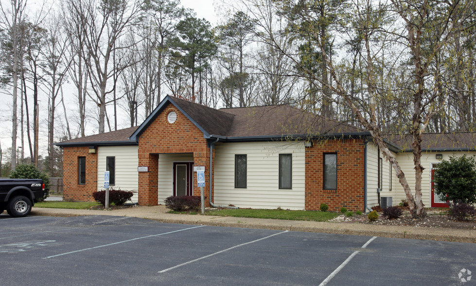 12695 McManus Blvd, Newport News, VA for lease - Primary Photo - Image 1 of 4