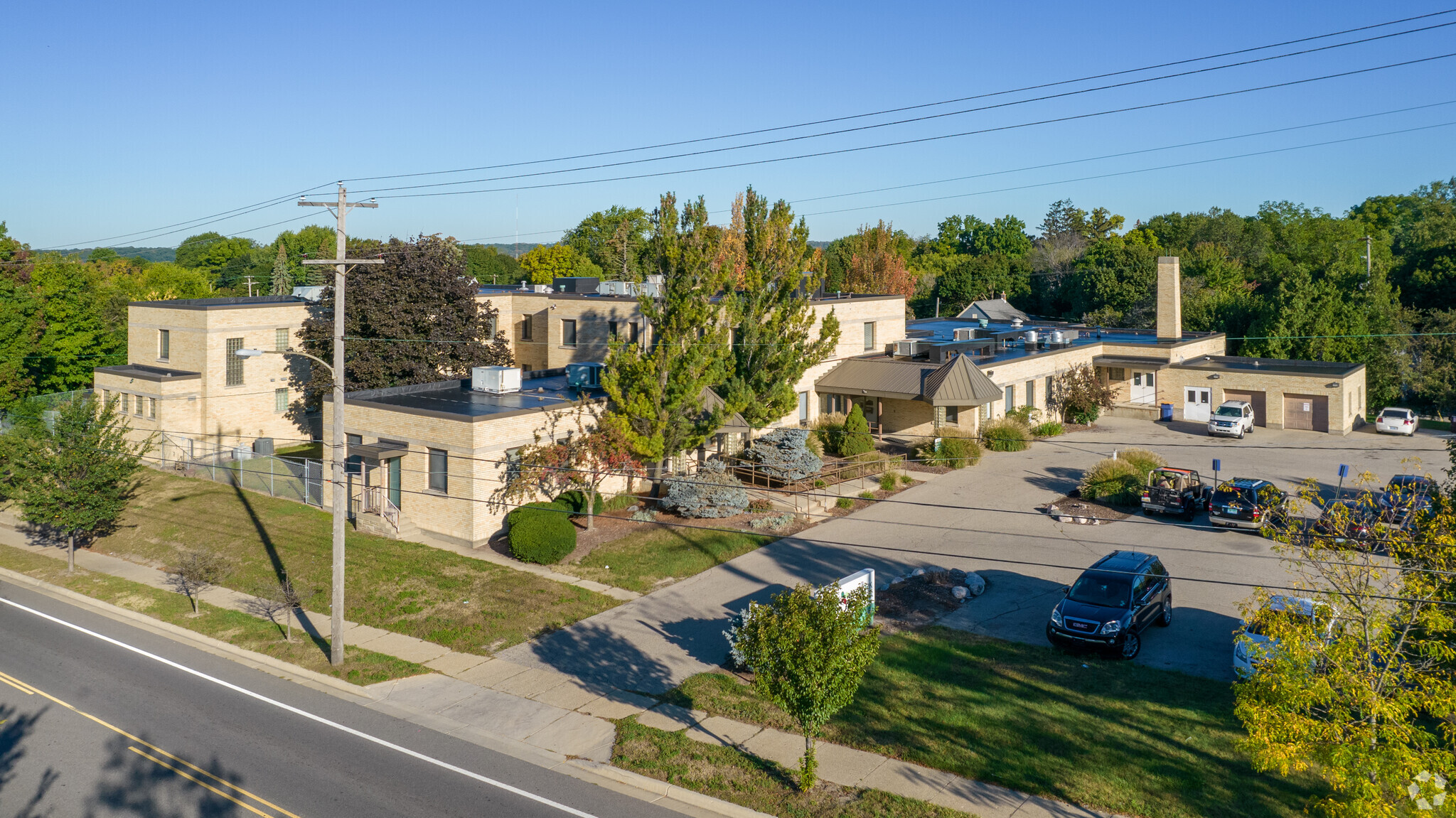 385 Leonard St NE, Grand Rapids, MI for sale Building Photo- Image 1 of 1