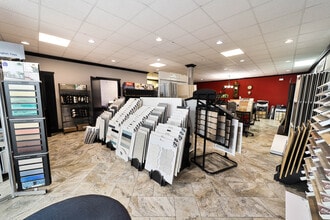 2200 Wilma Rudolph Blvd, Clarksville, TN for lease Building Photo- Image 2 of 9