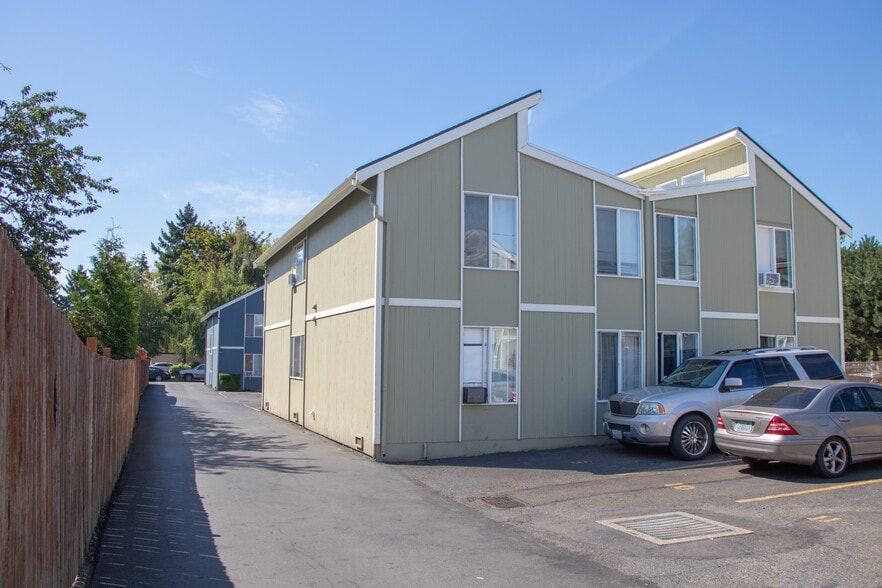 733 10th St NE, Auburn, WA for sale - Building Photo - Image 2 of 9