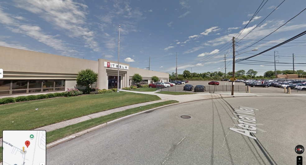 7 Aerial Way, Syosset, NY for lease - Building Photo - Image 1 of 6
