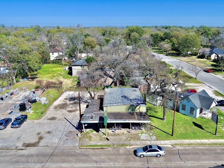 6865 Lawndale St, Houston, TX for sale - Building Photo - Image 1 of 1