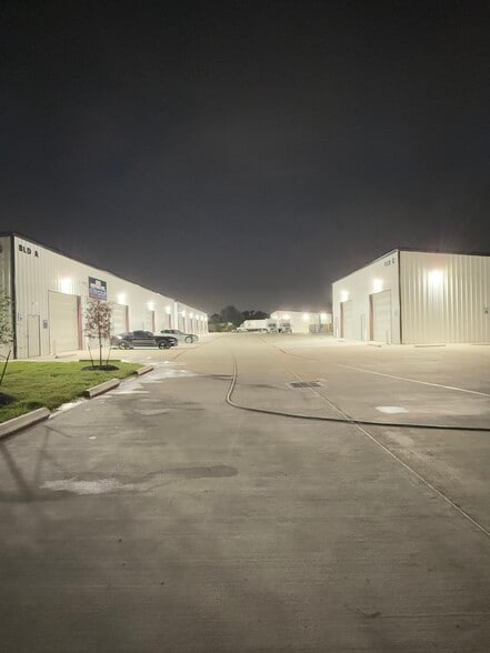 10115 Belknap Rd, Sugar Land, TX for lease - Building Photo - Image 2 of 15