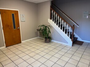 882 Willow Tree Cir, Cordova, TN for lease Interior Photo- Image 2 of 8