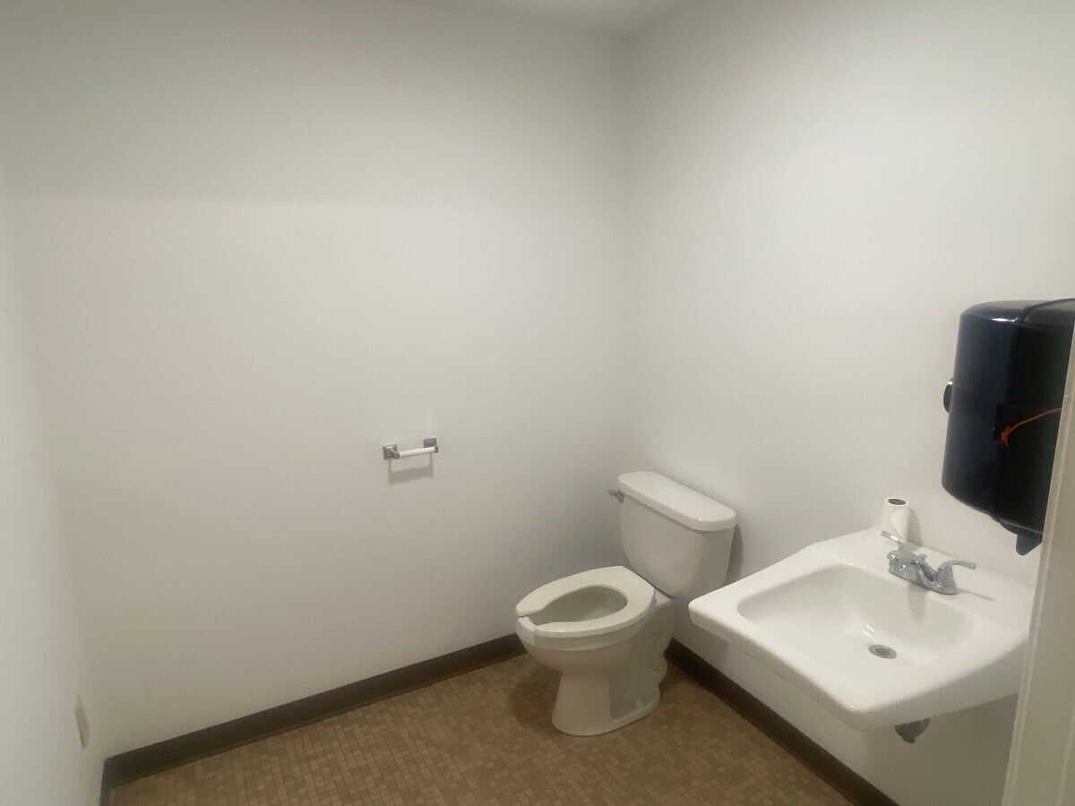 31 Old Nashua Rd, Amherst, NH 03031 Light Industrial/Office/Flex