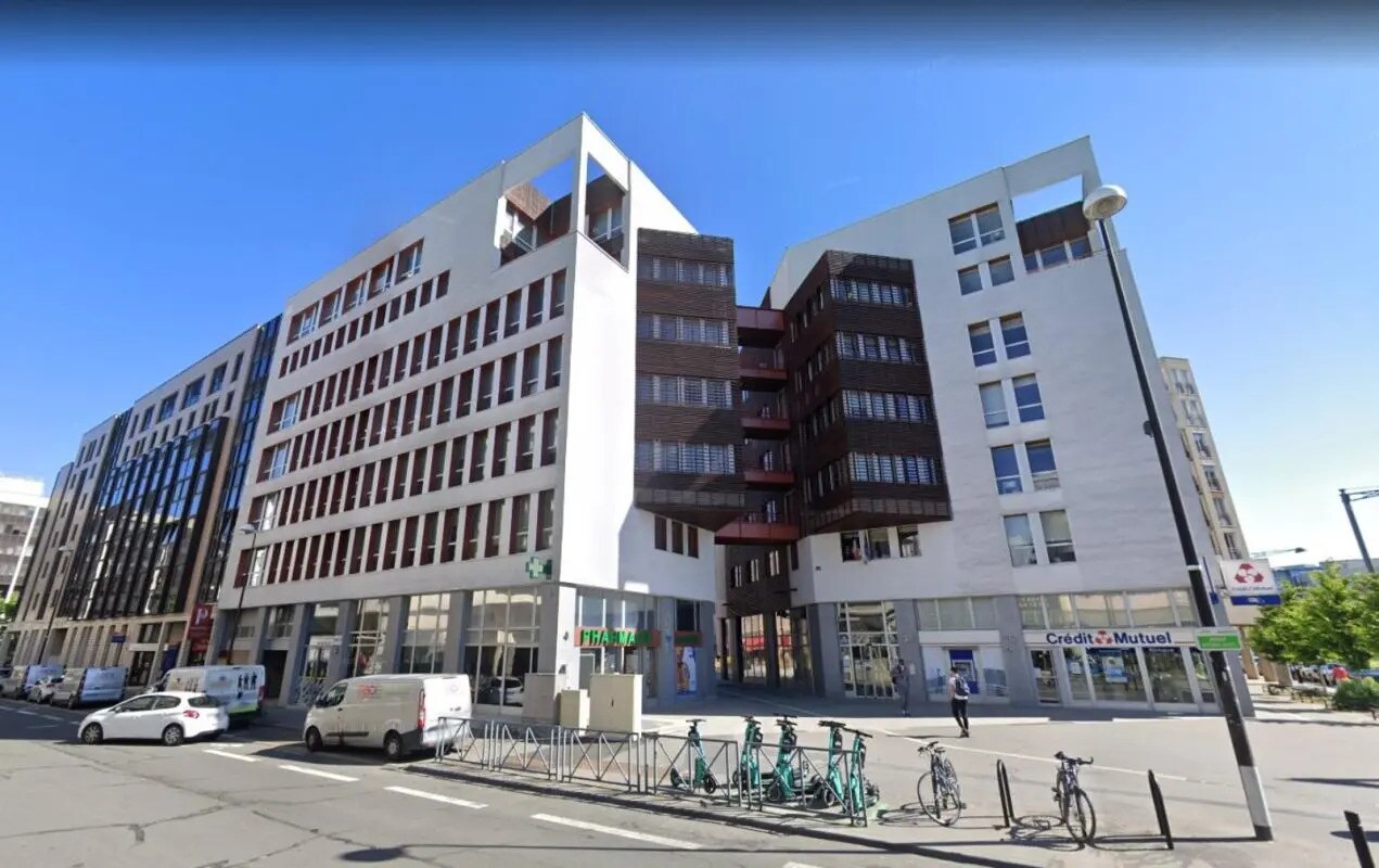 6 Avenue Gustave Eiffel, Montigny-le-Bretonneux for lease Building Photo- Image 1 of 4