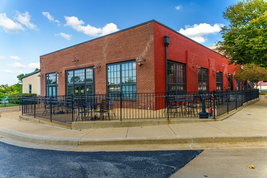345 Marshall Ave, Webster Groves, MO for lease - Building Photo - Image 3 of 16