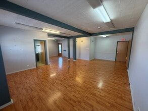 5504 S Brainard Ave, Countryside, IL for lease Interior Photo- Image 1 of 3