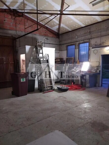 Industrial in Montévrain for sale - Interior Photo - Image 1 of 2