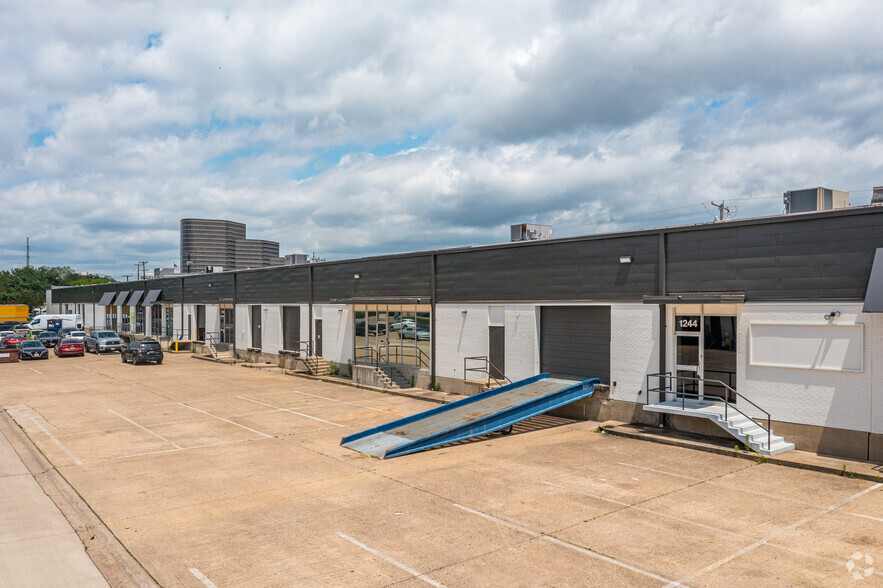 1110 Inwood Rd, Dallas, TX for lease - Building Photo - Image 3 of 30