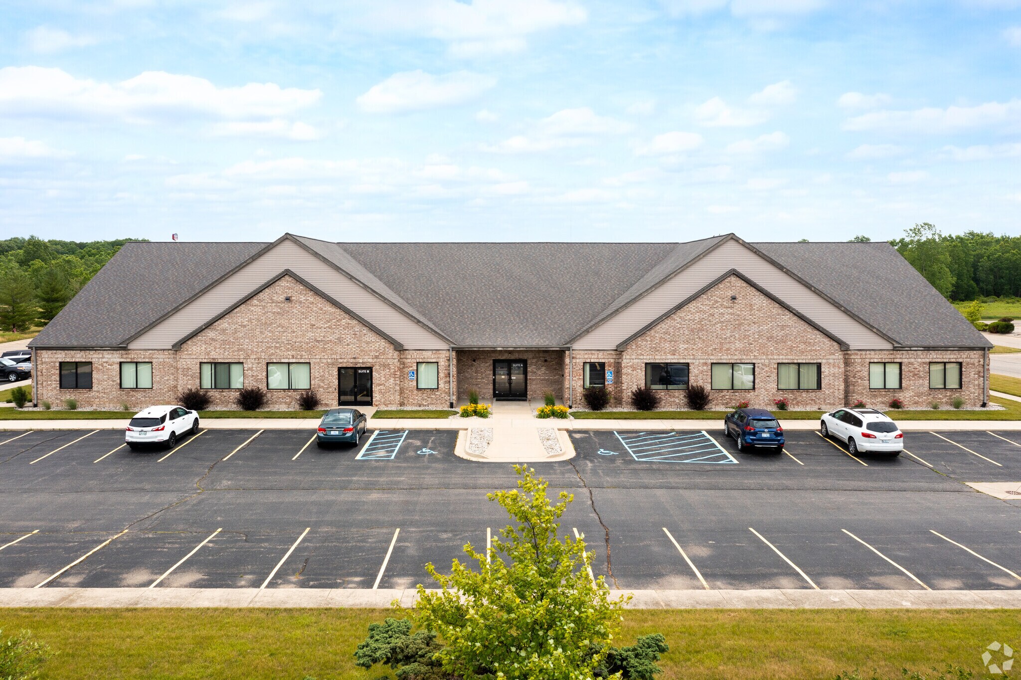 8164 Executive Ct, Lansing, MI for lease Building Photo- Image 1 of 15