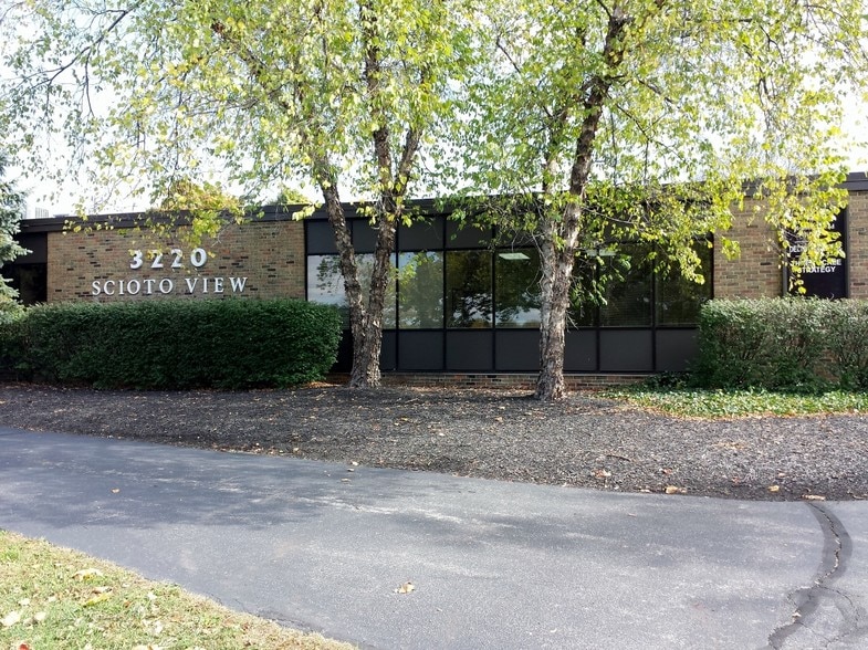 3220 Riverside Dr, Columbus, OH for lease - Building Photo - Image 1 of 12