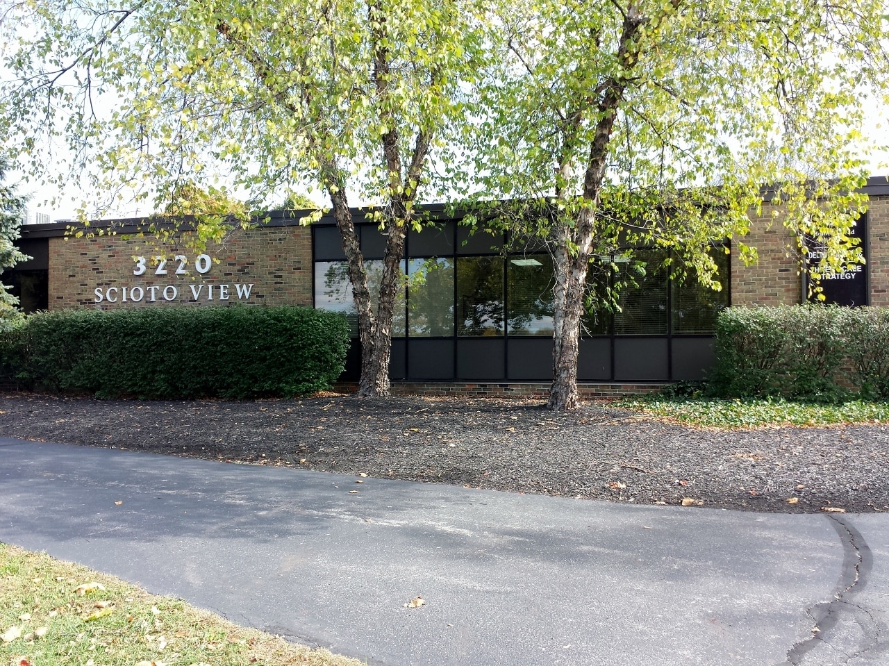 3220 Riverside Dr, Columbus, OH for lease Building Photo- Image 1 of 13