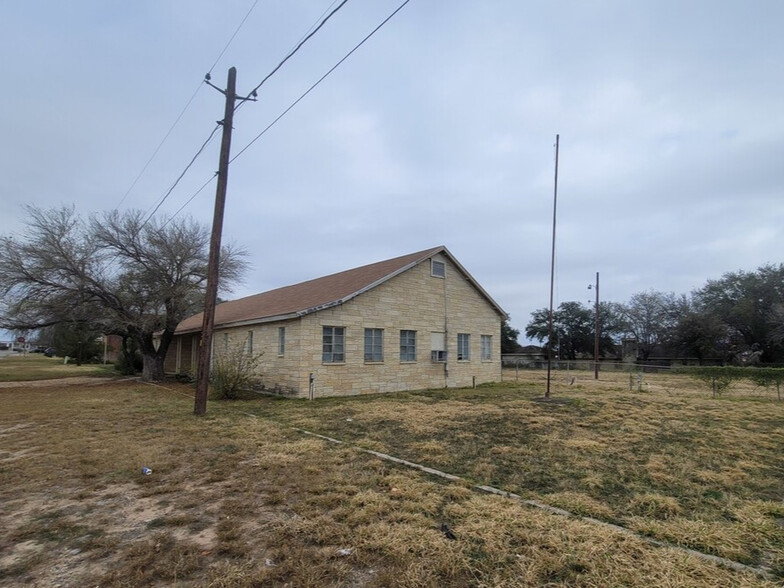 212 West Linar, Hebbronville, TX for sale - Building Photo - Image 2 of 3