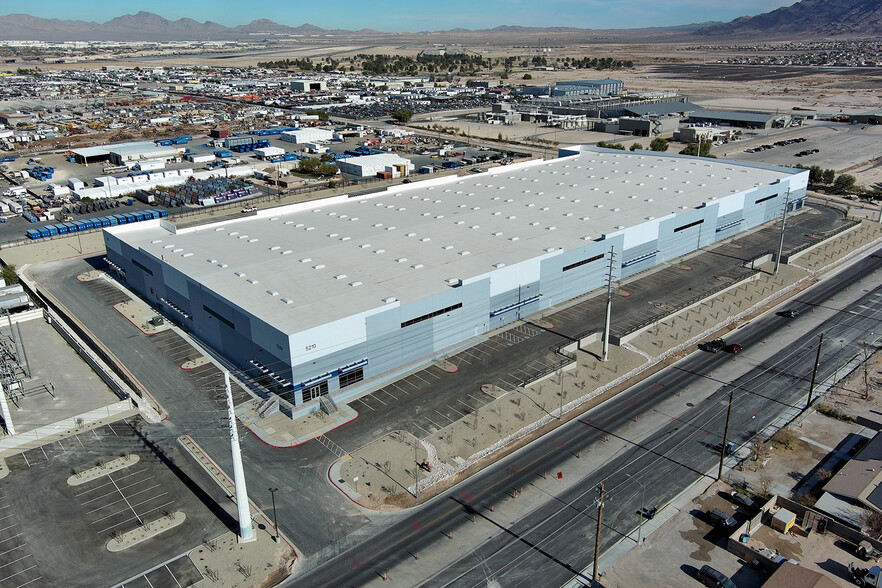 N Nellis Boulevard, Las Vegas, NV for lease - Building Photo - Image 1 of 2