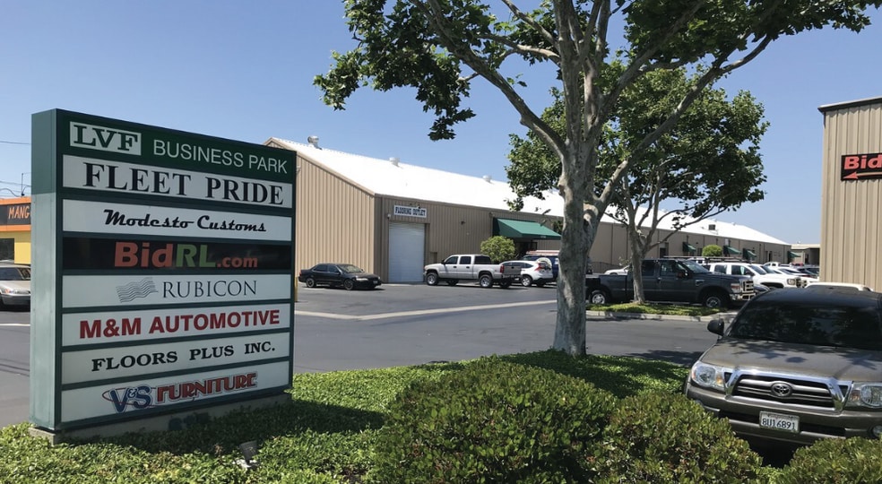 615-621 Kansas Ave, Modesto, CA for lease - Building Photo - Image 1 of 17