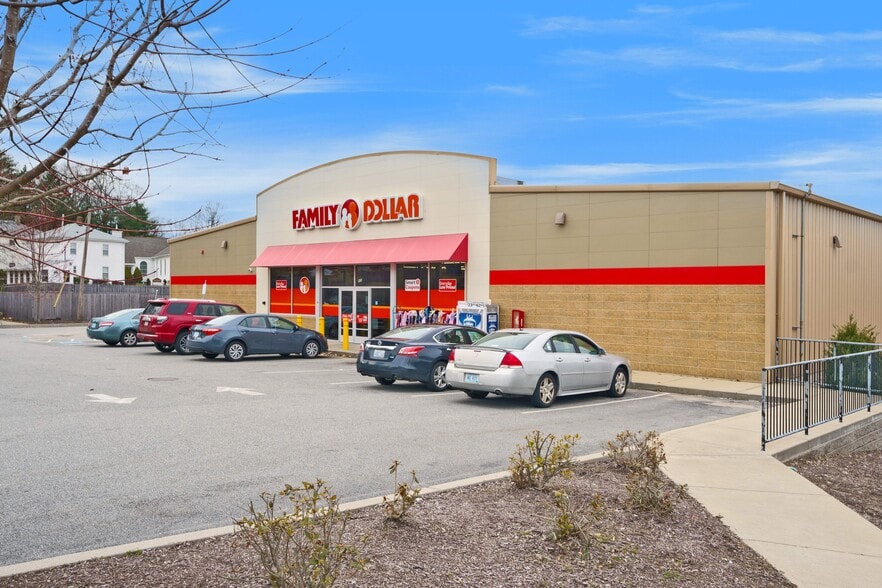 989 Main St, West Warwick, RI for sale - Building Photo - Image 3 of 4