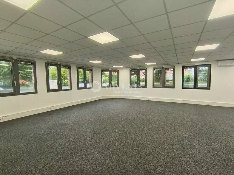 Office in VILLENEUVE-D'ASCQ for lease - Interior Photo - Image 2 of 6