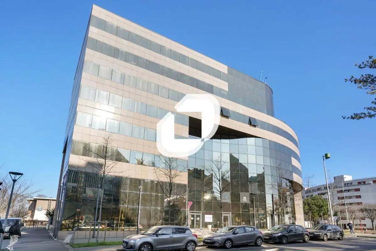 Office in Noisy-le-Grand for lease Building Photo- Image 1 of 14